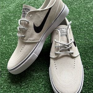 Nike Stefan Janoski Men's Sneakers - Cream and Black